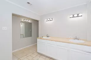 2523 S Broadway St, La Porte, TX 77571 - Photo 11