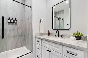 2708 Noble St, Houston, TX 77026 - Photo 9