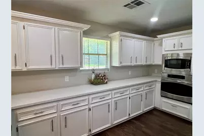 2402 Heather Street, Highlands, TX 77562 - Photo 9