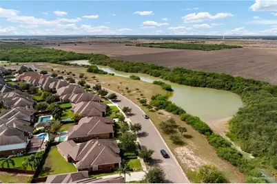 2505 Grand Canal Drive, Mission, TX 78572 - Photo 15