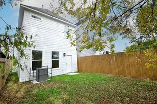 9312 Waller St, Houston, TX 77012 - Photo 25