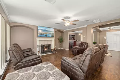 16818 Basewood Court, Sugar Land, TX 77498 - Photo 5