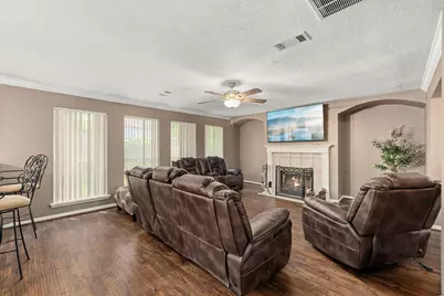16818 Basewood Court, Sugar Land, TX 77498 - Photo 9