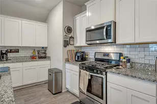 8022 Front Nine Ln, Navasota, TX 77868 - Photo 9