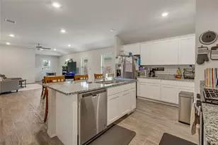 8022 Front Nine Ln, Navasota, TX 77868 - Photo 7