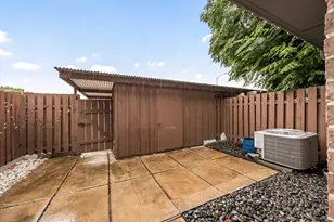 10328 Hammerly Blvd, Houston, TX 77043 - Photo 19