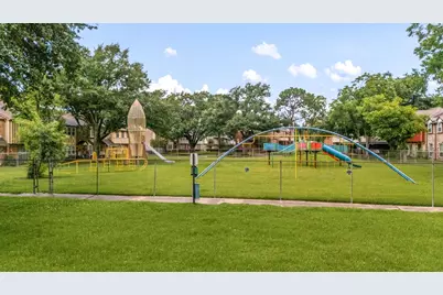 10328 Hammerly Boulevard #10, Houston, TX 77043 - Photo 23