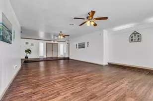 3411 Woodcrest Dr, Baytown, TX 77521 - Photo 7