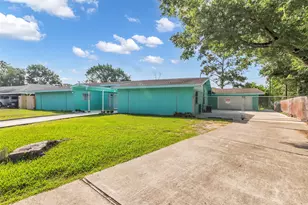 3411 Woodcrest Dr, Baytown, TX 77521 - Photo 37