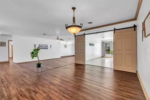 3411 Woodcrest Dr, Baytown, TX 77521 - Photo 5