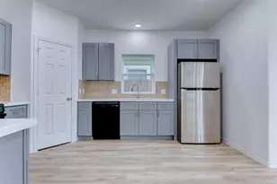 8203 Woodlyn Rd, Houston, TX 77028 - Photo 13