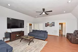 10031 Cabin Creek Dr, Houston, TX 77064 - Photo 11