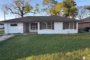 9001 Chatwood Dr, Houston, TX 77078 - Photo 1
