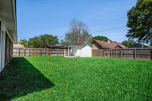 39 Alexander Ct, Angleton, TX 77515 - Photo 29