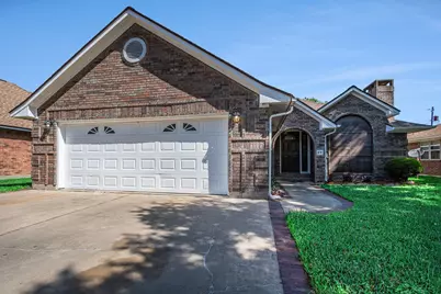 39 Alexander Court, Angleton, TX 77515 - Photo 1