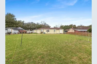 518 Sunny Lane, Wharton, TX 77488 - Photo 9