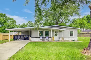 541 Circle Dr, La Porte, TX 77571 - Photo 1