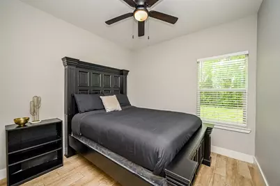 5007 Briscoe Street #B, Houston, TX 77033 - Photo 17