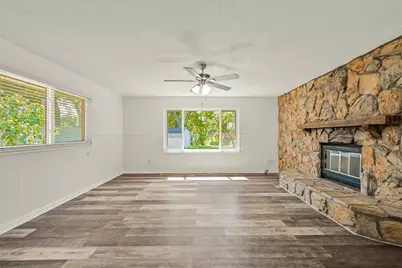 111 Southern Oaks Drive, Lake Jackson, TX 77566 - Photo 17