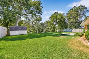 111 Southern Oaks Dr, Lake Jackson, TX 77566 - Photo 35