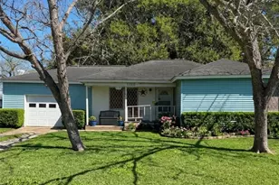 1110 Jarrett St, Liberty, TX 77575 - Photo 1