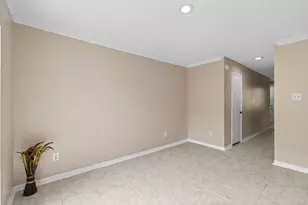 7939 Kendalia Dr, Houston, TX 77036 - Photo 13