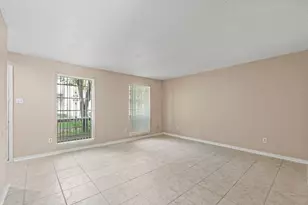 7939 Kendalia Dr, Houston, TX 77036 - Photo 9