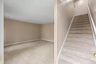 7939 Kendalia Dr, Houston, TX 77036 - Photo 5