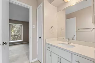 7939 Kendalia Dr, Houston, TX 77036 - Photo 29