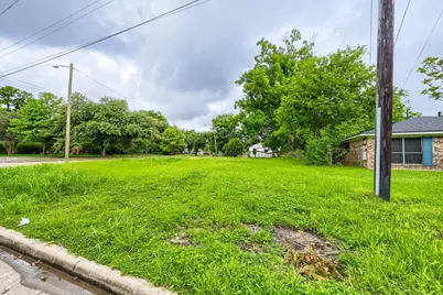 4313 Collingsworth Street, Houston, TX 77026 - Photo 3