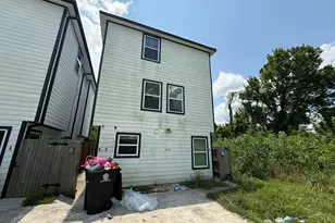 8330 Parker Rd, Houston, TX 77078 - Photo 3