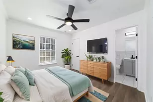 802 E 33rd St, Houston, TX 77022 - Photo 9