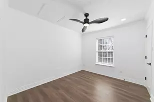 802 E 33rd St, Houston, TX 77022 - Photo 19