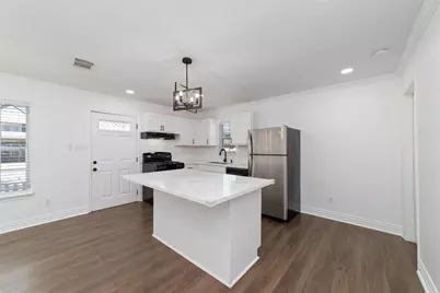 802 E 33rd Street, Houston, TX 77022 - Photo 7