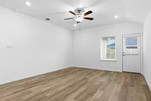 3413 Wild Mustang St, League City, TX 77511 - Photo 11