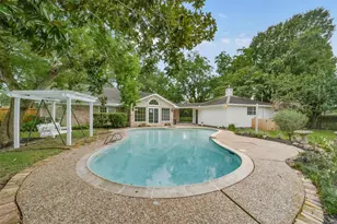 110 Ridgemont Dr, Alvin, TX 77511 - Photo 35