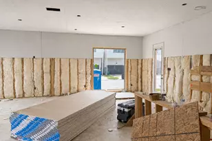 819 E 33rd St, Houston, TX 77022 - Photo 7