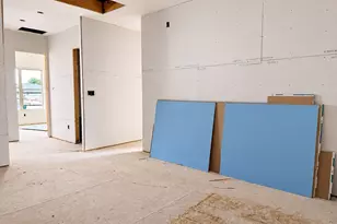 819 E 33rd St, Houston, TX 77022 - Photo 11