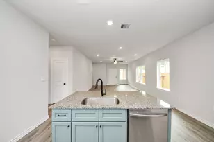 18745 Loom dr, Conroe, TX 77306 - Photo 9
