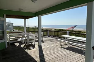 1327 Emerald Dr, Crystal Beach, TX 77650 - Photo 9