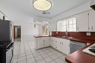 140 Bay Ridge Dr, Beach City, TX 77523 - Photo 9