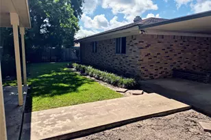 613 Southside Dr, Angleton, TX 77515 - Photo 39