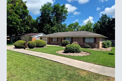 613 Southside Drive, Angleton, TX 77515 - Photo 1