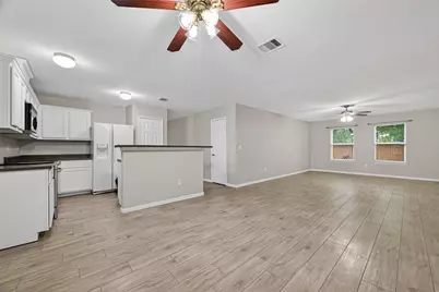 10226 Ella Falls Boulevard, Houston, TX 77038 - Photo 9