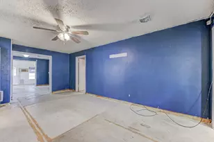 2805 N Houston Dr, La Marque, TX 77568 - Photo 7