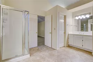 10 E Trillium Cir, The Woodlands, TX 77381 - Photo 23