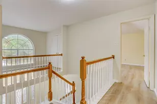 10 E Trillium Cir, The Woodlands, TX 77381 - Photo 17