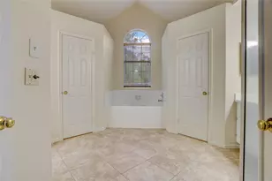 10 E Trillium Cir, The Woodlands, TX 77381 - Photo 21