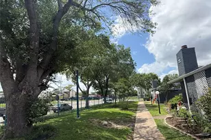 9550 Deering Dr, Houston, TX 77036 - Photo 19