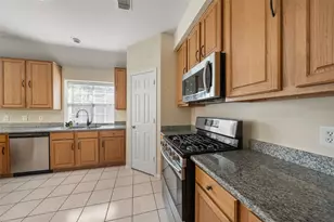 123 N Acacia Park Cir, The Woodlands, TX 77382 - Photo 11